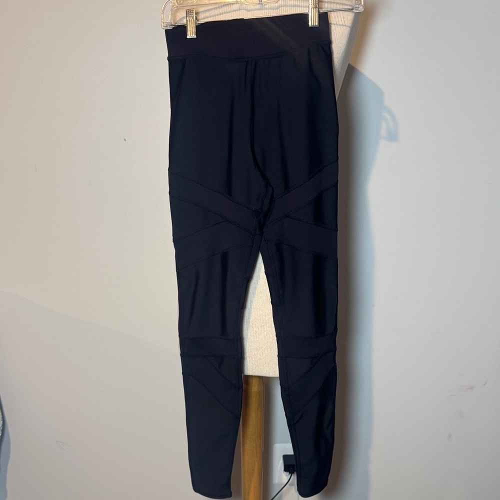ALO Yoga black Leggings with cross cross design